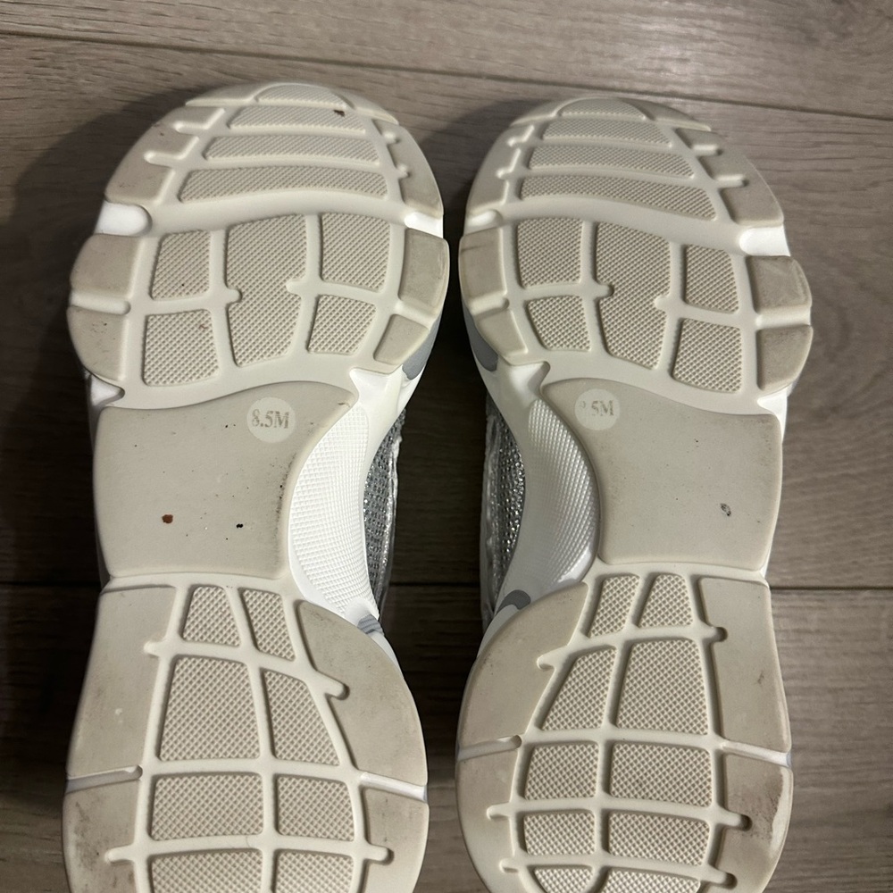 GIANI BERNINI SNEAKERS WITH BLING - Picture 4 of 6